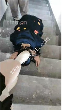 NNTL41812 爱可呀】学姐天台伺候校花62分钟