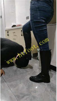 TL36133 辣姐】调教皮靴82分钟