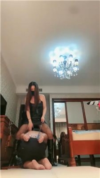 【调教视频】【苏州十三姨】兄弟奴争宠现场 bf57176