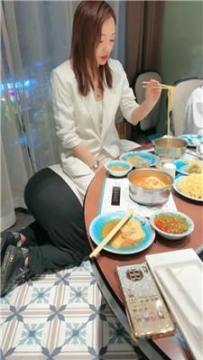 【调教视频】【冷月】餐厅包厢公开处刑 bf54115