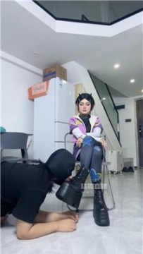 【调教视频】【素人挖掘机】cos女神虐-超后鞋底踩虐 JS250803-9