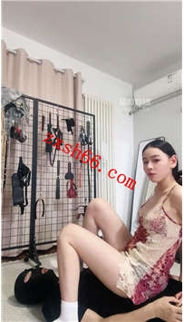 TLZB25669繁星女宝-白袜塞嘴-跳踩-黄金喂食31分