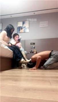 【调教视频】【小戚】双S-抽耳光-掐乳踢裆-圣水【双视角版】 bf59111