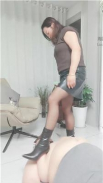 【调教视频】【冰色】品尝酸臭黑丝jio JS260110-10