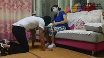 AC001晓彤帆布鞋白袜暴力踢打耳光