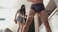 25409  蛋颤！白色帆布甜辣风格连续超狠踢裆！