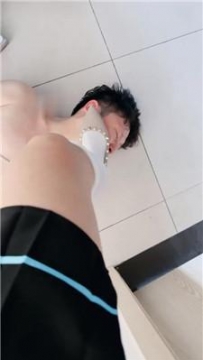 【调教视频】【司司】踩踏虐乳-舔脏鞋底 JS250607-21