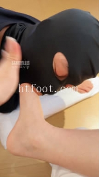 ZB11182 siu姐姐-直播上课舔脚耳光34分钟