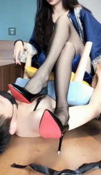 TL10281 晓晓主子 绝美黑丝高跟超狠虐乳 舔脏鞋底