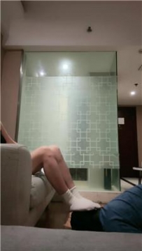 【调教视频】【彩虹】脏鞋白袜踩踏喂食【下】 JS250707-21