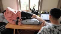 30898  【第5风格】等00后幼师下课后舔她的嫩脚
