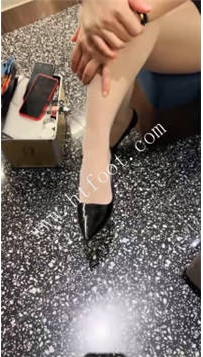 TL49361 刘二狗】开发会所臭丝袜技师53分钟