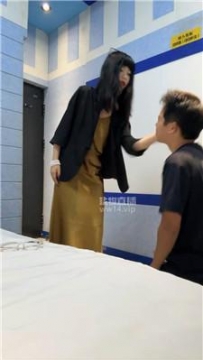 【调教视频】【王哥】素人技师暴力虐打 JS250827-22