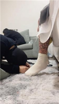 【调教视频】【小凤梨】白袜脚下羞辱奴才 JS250223-8