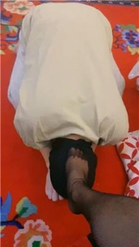 【调教视频】【妮吖】黑丝玉足恋足舔 JS250410-18