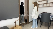 AC774 子怡工作室【小鲨鱼殿下】三人玩弄偷偷闻鞋子的家政