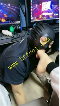 TL27417 曦晨】网吧被抓玩弄贱畜圣水泡面34分钟
