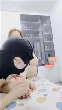【调教视频】【李老师】沉浸式玉足狂舔/嘴叼鞋虐乳 JS250120-14