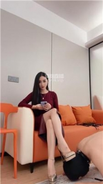 【调教视频】【风吟殿下】骚狗性感高跟踩踏裸足 bf57197