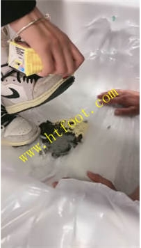 TL34471 小劳拉】缸中舔食38分钟
