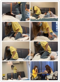 【208宿舍】女m系列：坐在小三的脸上强制窒息