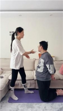 【调教视频】【埋汰】健身后原味白袜玩教练狗 JS250221-37