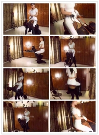 美女骑驯逍遥马