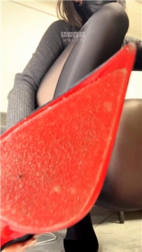 【第一视角】【酒鸽】吊带油亮厚黑高跟    2511212-7