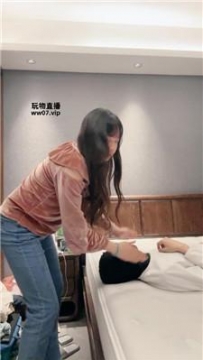 【调教视频】【景花】白袜脚踩虐-牛仔裤坐脸 bf52401