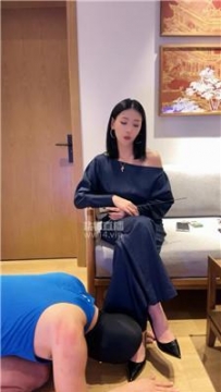 【调教视频】【苏御大人】白领S的脚下奴 JS250831-38