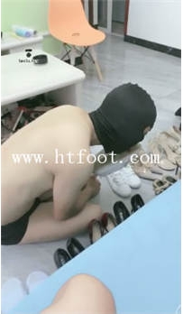 TL14951 舒仪S双主狂扇耳光鞭打77分钟