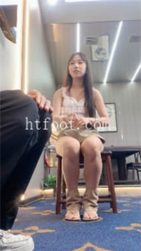 ZB11680 女生也能很暴力-开发上次的户外袜子妹35分钟