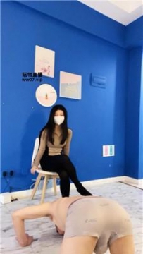 【调教视频】【娜塔莎】原味黑棉袜气味辱-踩踏体罚【双视角版】JS250418-18