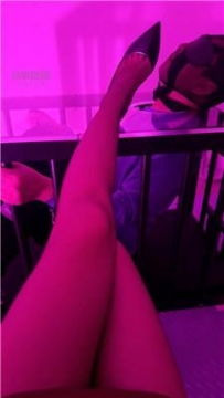 【调教视频】【幼儿园一姐】囚禁狗笼黑丝玩虐 JS260119-50