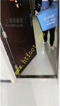 TL23733 汤六针】经典外卖小哥为了买袜子当狗68分钟