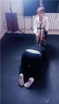 【调教视频】【鸿运双女团】双S姐妹花-刑房惩罚猥琐业主 bf51762
