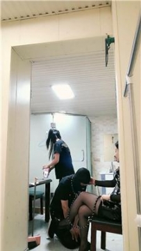 【调教视频】【闹闹】双S-轮流虐打废物奴【双视角版】 JS250525-20