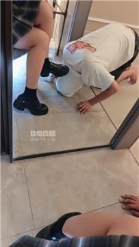 【调教视频】【喵喵】洛丽塔S踩踏喂食狗 JS250909-3