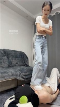 【调教视频】【阿楠】小白鞋白袜踩踏踢踹 bf54112