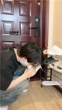 【调教视频】【冰冰】邻居偷闻运动鞋被发现 bf53325