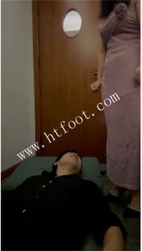 TL47676 刘二狗】美丽技师做脸窒息33分钟