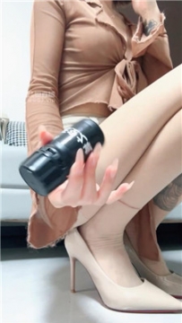 【第一视角】【柒柒麻麻】闻着香水掐狗乃子    250526-11