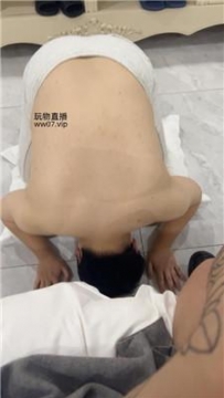 【调教视频】【小凤梨】跪舔纹身小妹的白袜 bf50722