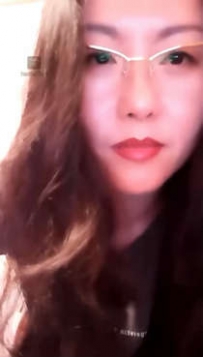 TL10231 菲主 午夜零点贱货过来舔脚，今天奖励他喝丝袜水