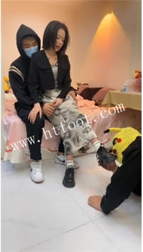 TL46419 与精神小妹的那些事】小七首播情侣41分钟