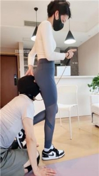 【调教视频】【苏州婉儿】健身后原味鞋袜无情辱狗 bf54375