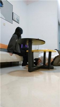 【调教视频】【周周】舔地板圣水-半拖白袜虐 JS250426-22