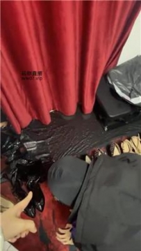 【调教视频】【月女神】物化人体擦鞋器 JS250224-9