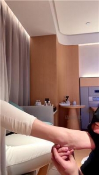 【调教视频】【沙悟静】强制裸足深喉场 JS260207-12