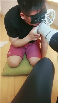 【调教视频】【娜S】清理脏鞋原味棉袜 JS250517-2